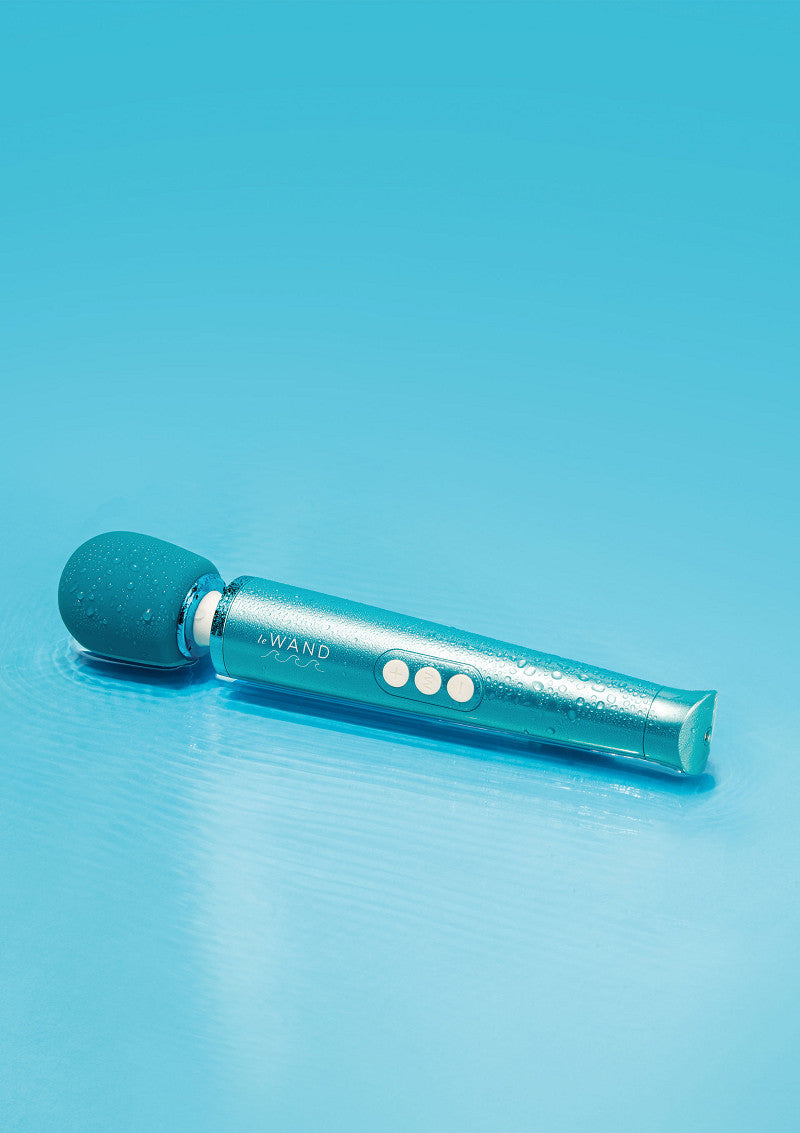 Le Wand Dive Submersible Vibrating Massager